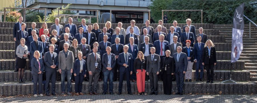 Gruppenbild der Kanzlerinnen und Kanzler bei der Jahrestagung 2022 in Kaiserslautern